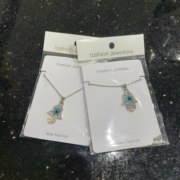 HAND NECKLACE - Picture 3 of 3